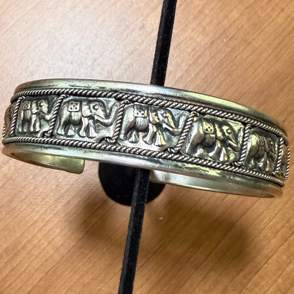 Vintage Sterling Silver
925 Elephant Safari Animal Cuff Bracelet Marked